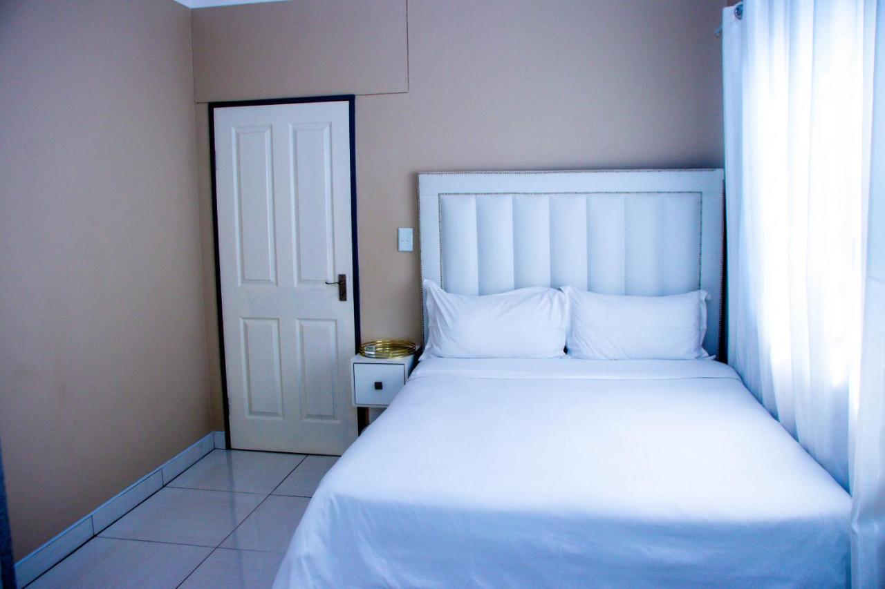 Home@Amalia'S Rundu Bagian luar foto